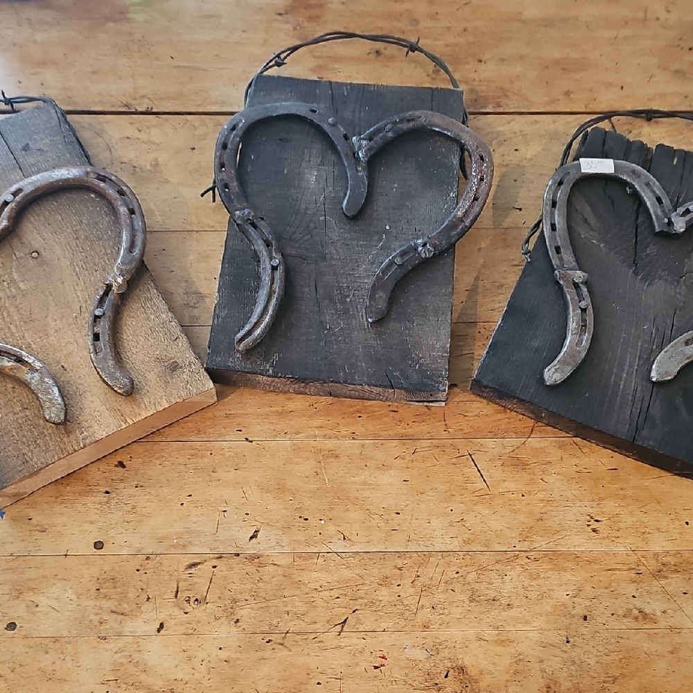 Rustic Horseshoe Heart Wall Decor Set